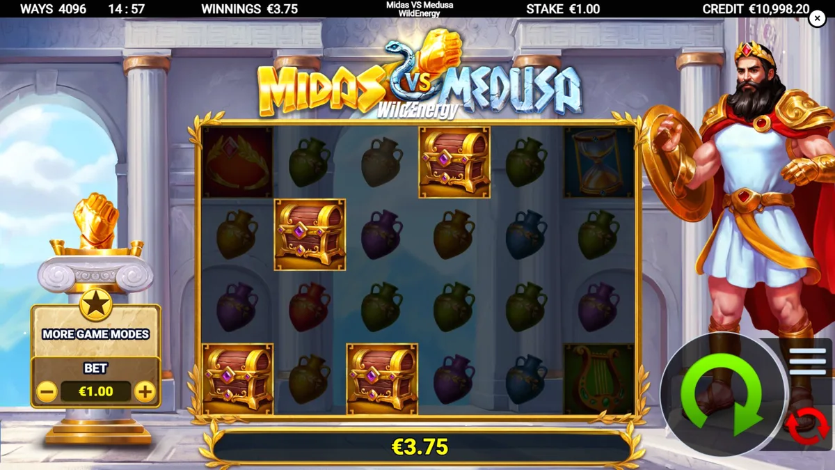 Visual detalhado do slot Midas VS Medusa WildEnergy com elementos dourados e de pedra